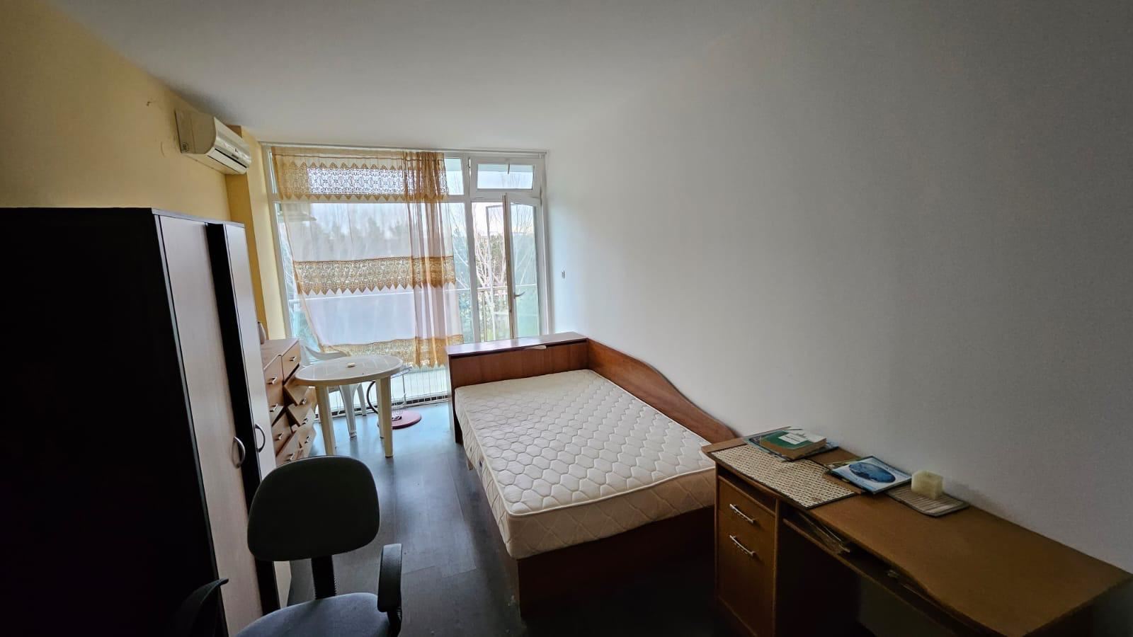 Prostorný apartmán s jednou ložnicí v moderním komplexu v srdci Slunečného pobřeží – skvělá investice a připraven k nastěhování