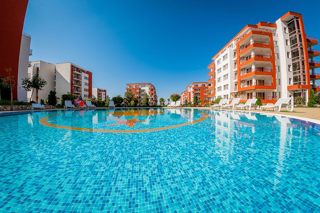 Nádherný apartmán s jednou ložnicí ve Sveti Vlas s výhledem na moře – vynikající investice jen pár kroků od pláže