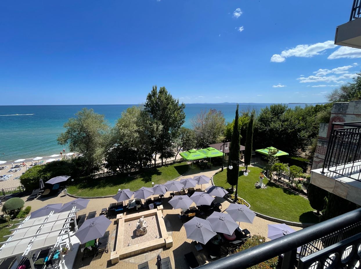 Sveti Vlas: elegantní dvoupokojový apartmán s přímým výhledem na moře