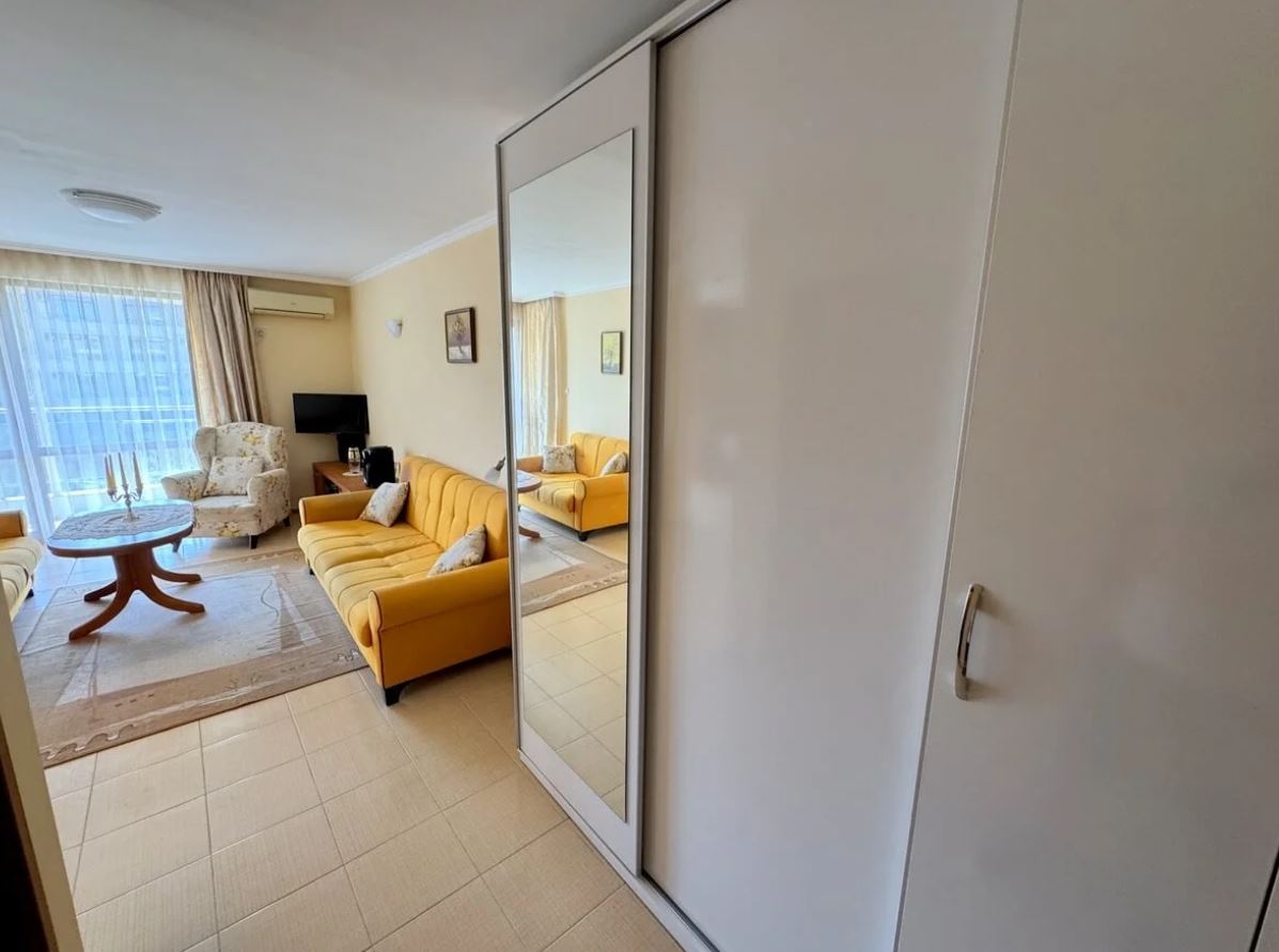 Prostorný apartmán se dvěma ložnicemi v Slunečném pobřeží – komfort, klid a příjemné prostředí