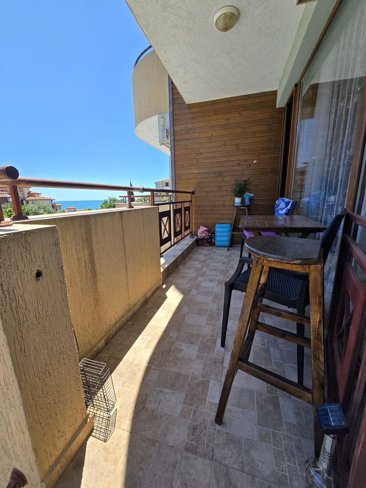 Apartmán s jednou ložnicí ve Sveti Vlas s přímým přístupem k bazénu – klidné místo pro bydlení a odpočinek