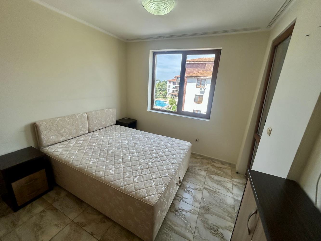 Prostorný apartmán se dvěma ložnicemi v Nesebaru – dvě terasy a možnost třetí ložnice