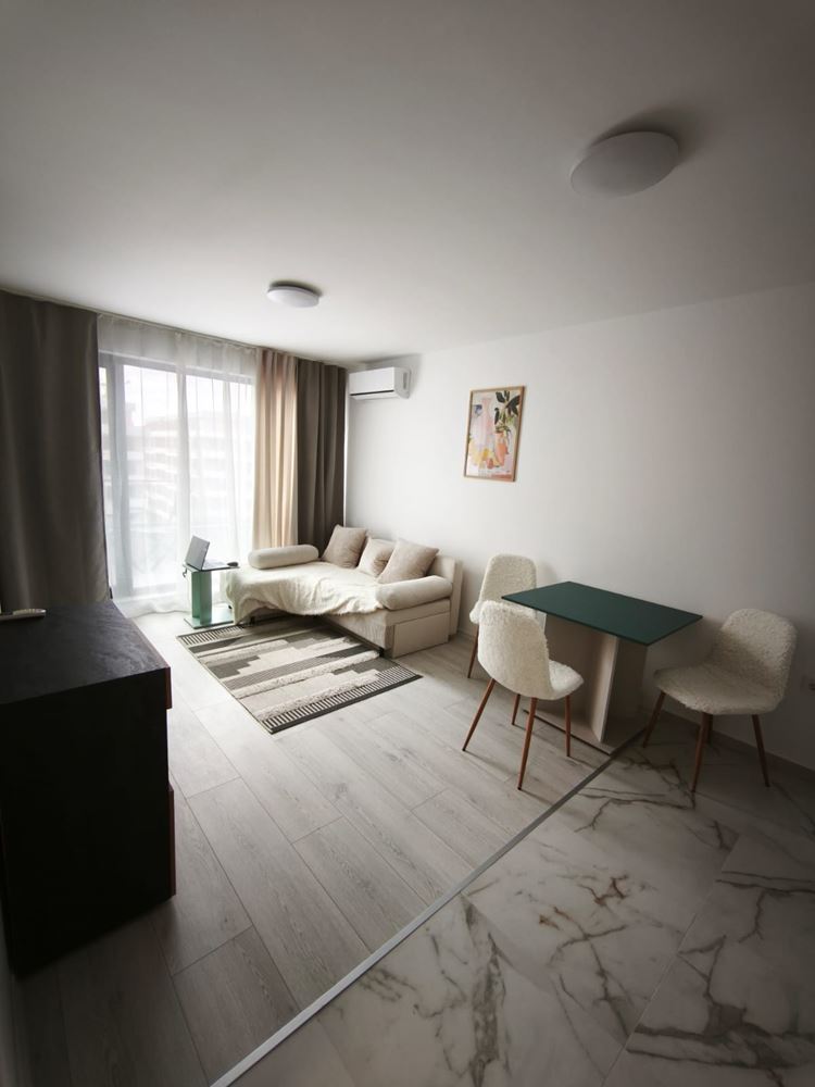Útulný a funkční apartmán s jednou ložnicí v srdci Starého Města Pomorie