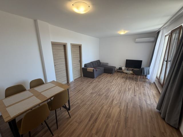 Prostorný apartmán se dvěma ložnicemi a panoramatickým výhledem na moře v novém komplexu – klid uprostřed přírody