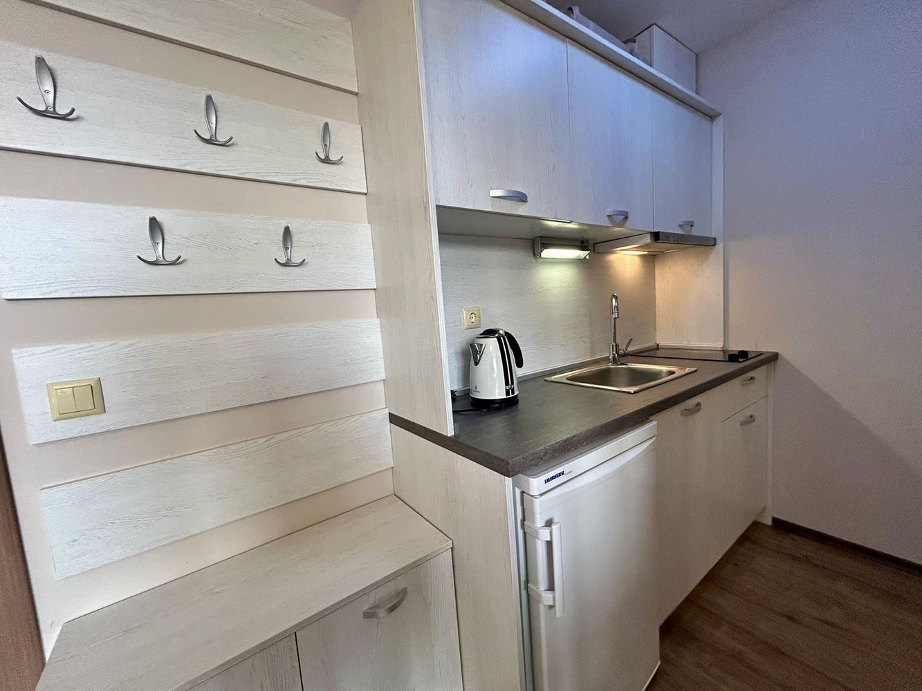 Moderní studio v prestižním komplexu na Slunečném pobřeží – ideální pro investici i komfortní bydlení