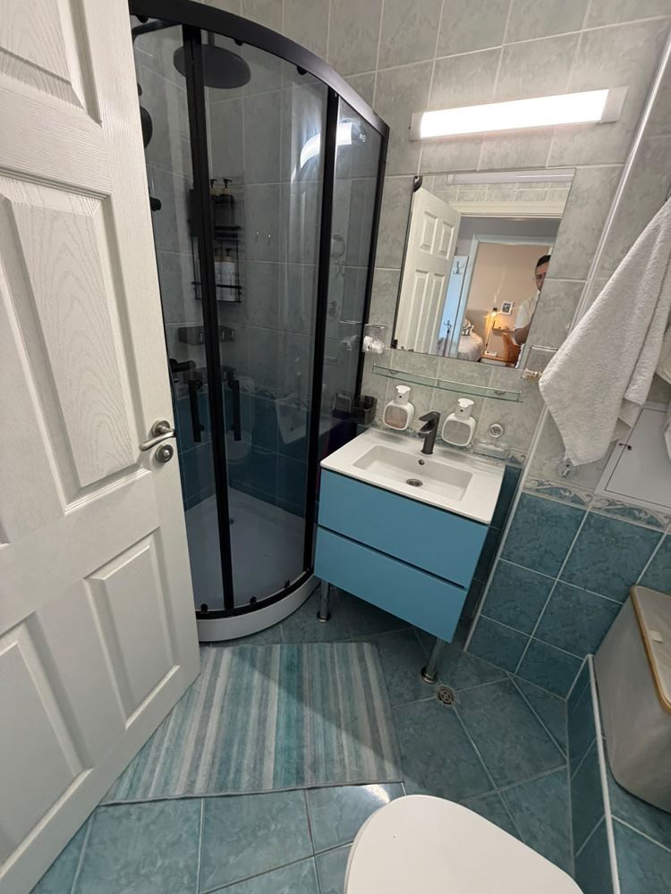 Plně zařízený dvoupokojový apartmán v Slunečním pobřeží s výbornou infrastrukturou a bezpečností