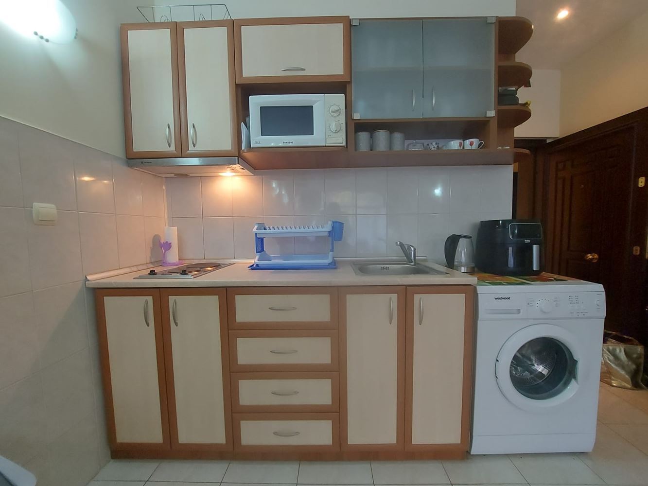 Prostorný dvoupokojový byt v přízemí s výhledem na bazén v Slunečném pobřeží – zařízený a připravený k nastěhování