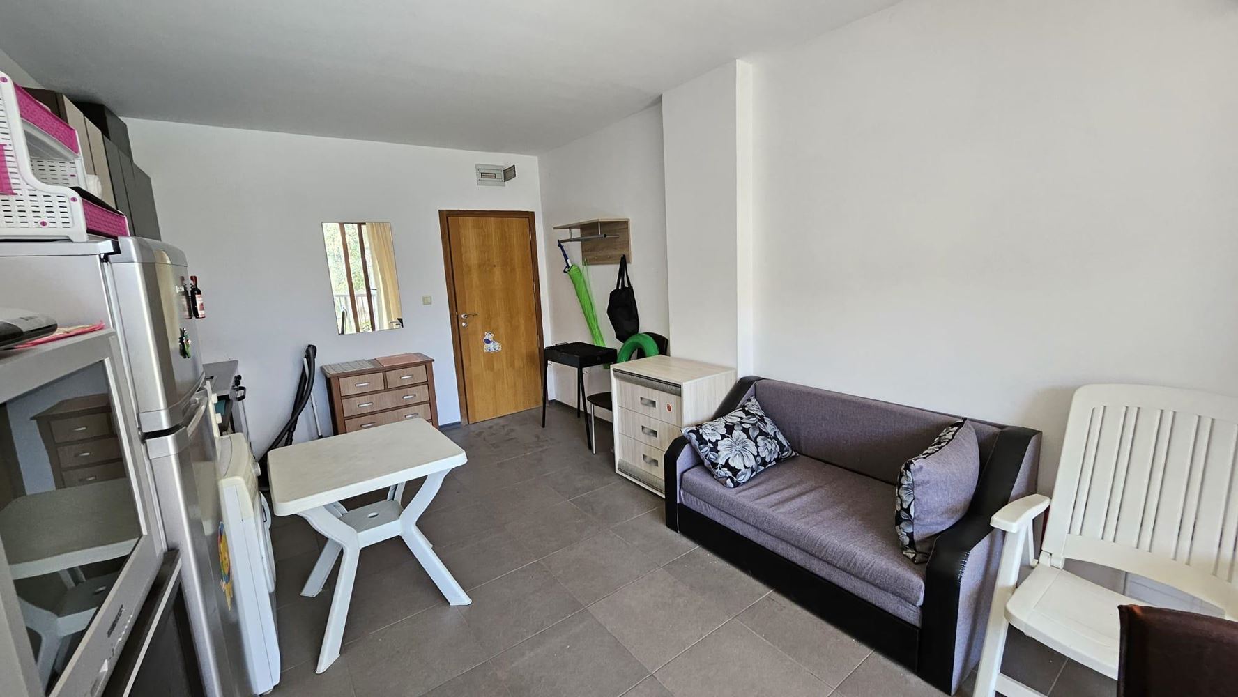 Apartmán v komplexu v Sunny Beach s bazénem, restaurací a nízkým poplatkem za údržbu