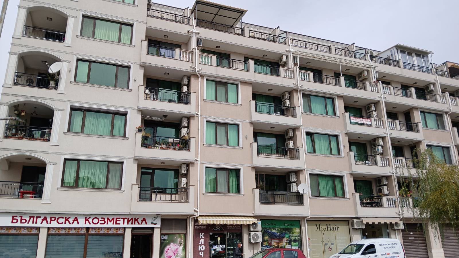 Dvoupokojový apartmán s jednou ložnicí pouhých 300 metrů od moře v Pomorie