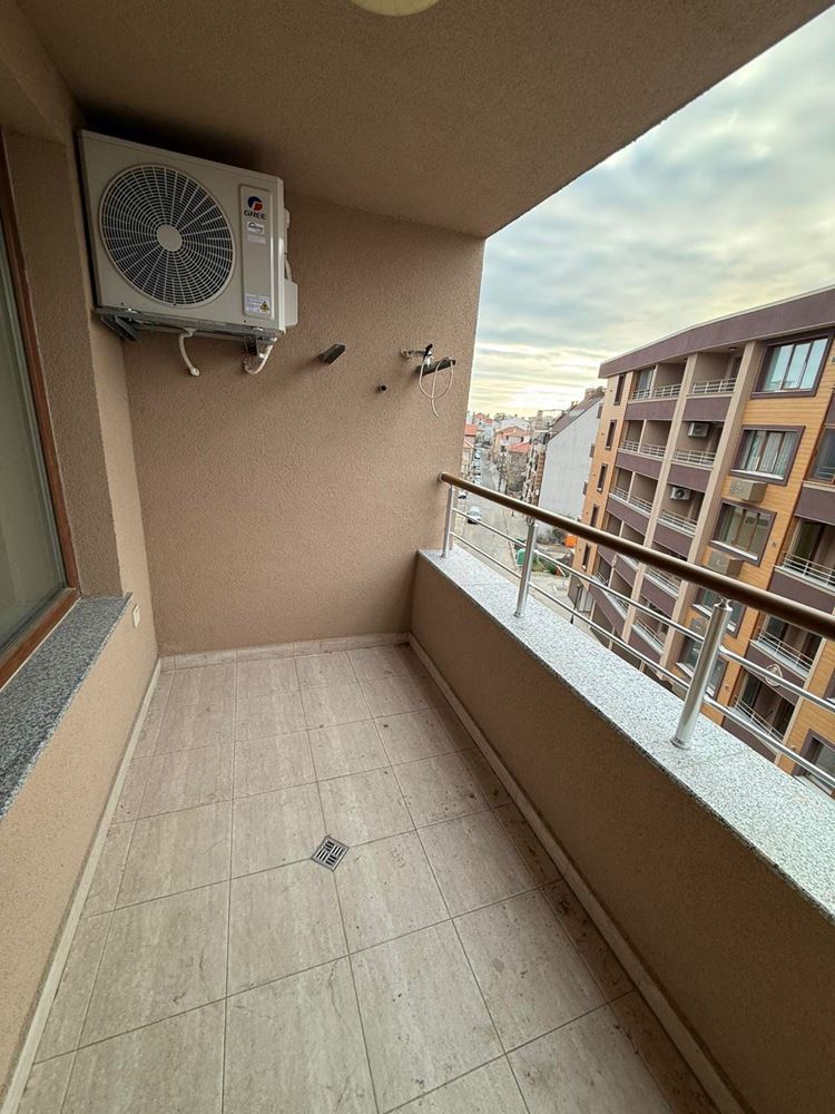 Zcela nový apartmán s jednou ložnicí v Pomorie bez poplatku za údržbu – připravený k nastěhování