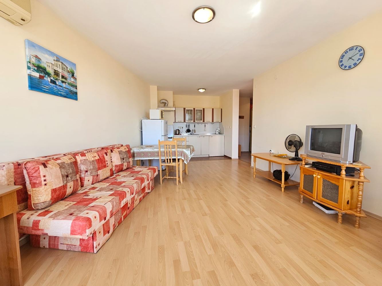 Dvoupokojový apartmán s výhledem na moře v prvotřídním přímořském komplexu – letovisko Elenite