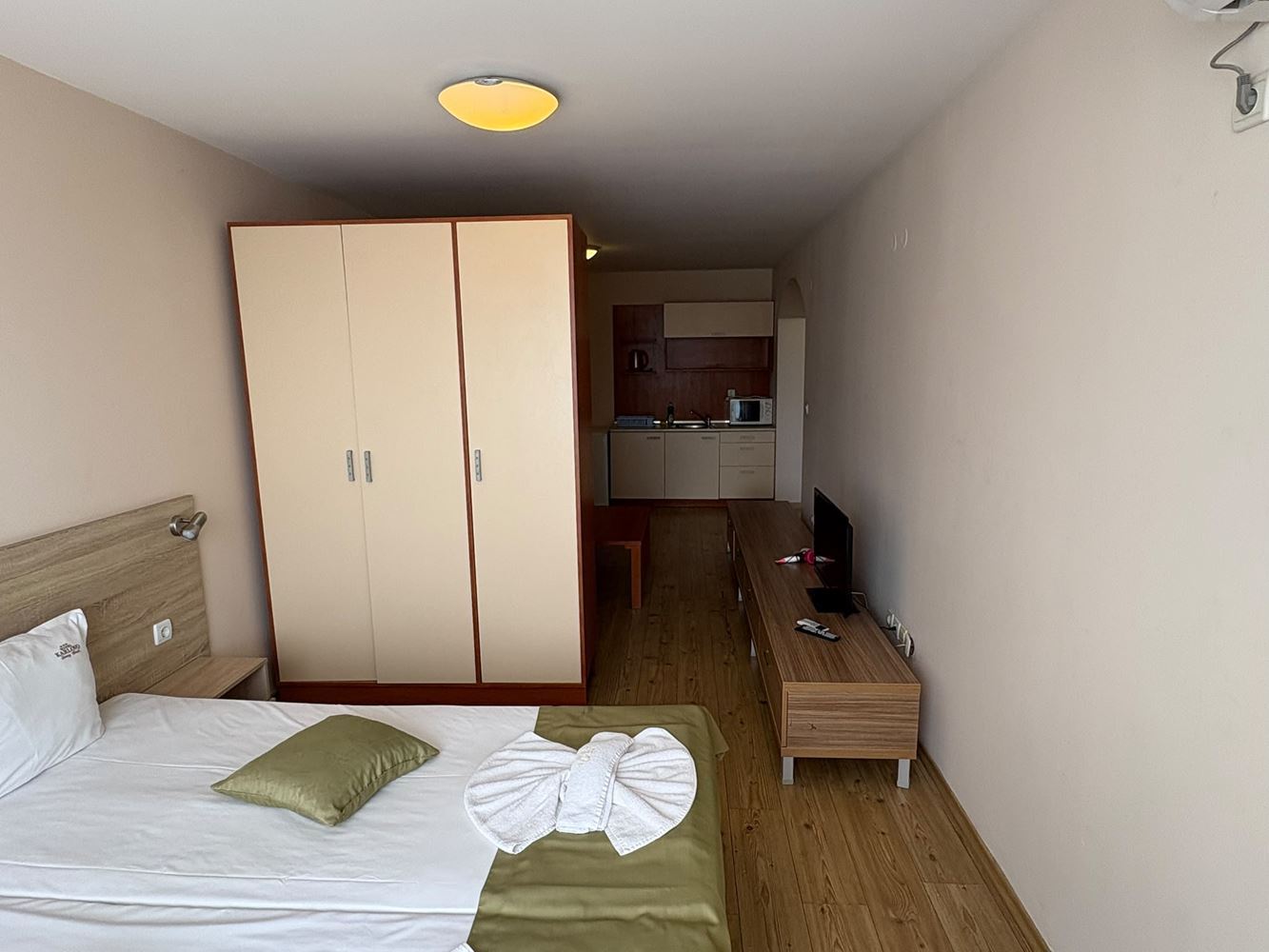 Apartmán s jednou ložnicí 300 m od moře ve Slunečném pobřeží – vynikající investice u moře