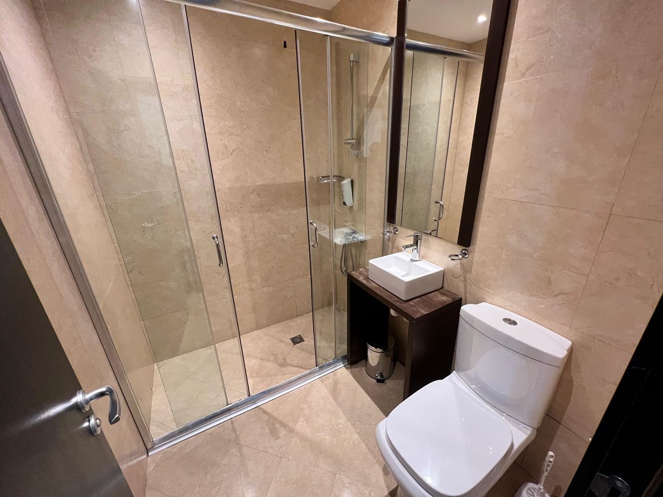 Prostorný apartmán se dvěma ložnicemi a výhledem na moře v luxusním komplexu na první linii ve Sveti Vlas