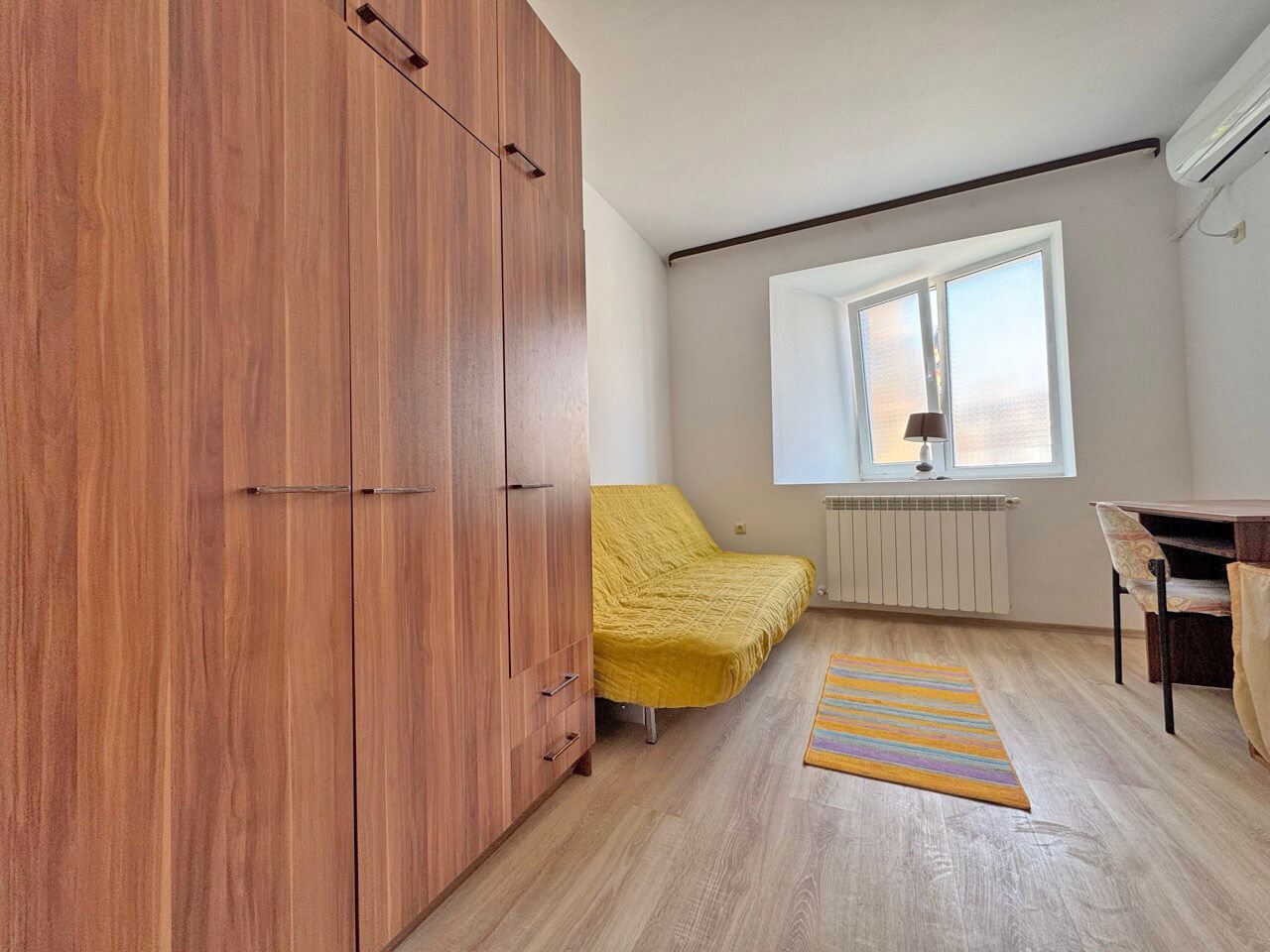 Prostorný apartmán se třemi ložnicemi pro celoroční bydlení ve čtvrti Černo More v Nesebaru