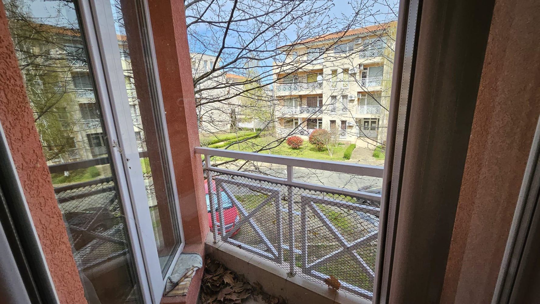 Moderní byt s jednou ložnicí v uzavřeném komplexu s bazény a vodními atrakcemi v oblasti Slunečného pobřeží