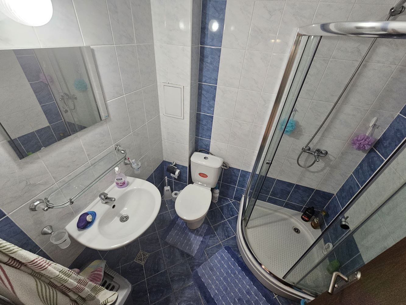 Prostorný byt se dvěma ložnicemi ve Slunečném pobřeží s vynikající polohou a vybavením pro celoroční užívání