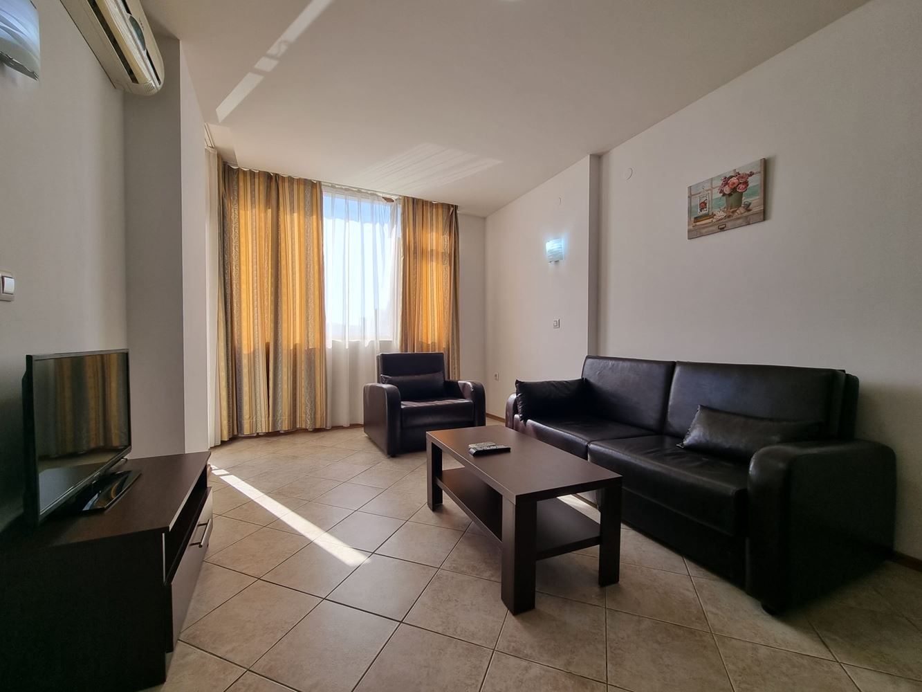 Prostorný apartmán s jednou ložnicí 200 metrů od pláže na Slunečném pobřeží