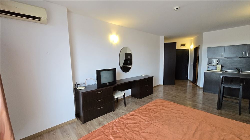 Elegantní studio v elitním komplexu v Sarafovu – jen pár kroků od pláže, luxus, SPA a bazén přímo před vámi