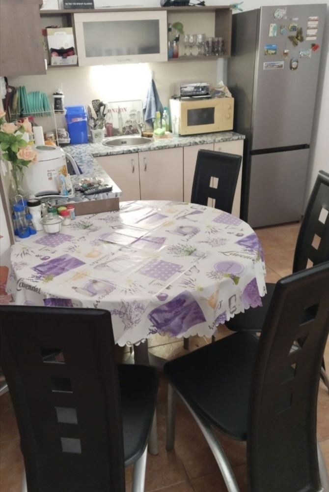Prostorný byt se dvěma ložnicemi v Nesebaru s nízkým poplatkem za údržbu a bezplatným parkováním