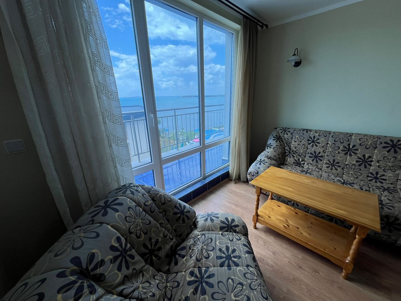 Apartmán se dvěma ložnicemi v první linii v Pomorie s působivým panoramatickým výhledem na moře