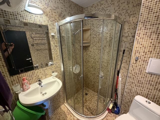 Dvoupokojový apartmán v první linii v Sarafovu – komfort, styl a přímořská atmosféra v komplexu