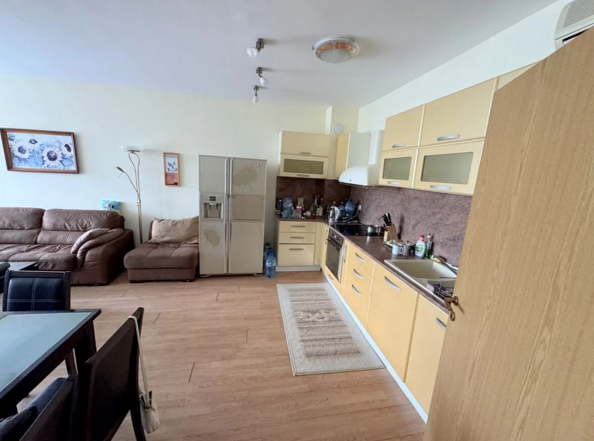 Apartmán se dvěma ložnicemi v první linii u moře v Ravdě – panoramatický výhled na moře a prestižní poloha