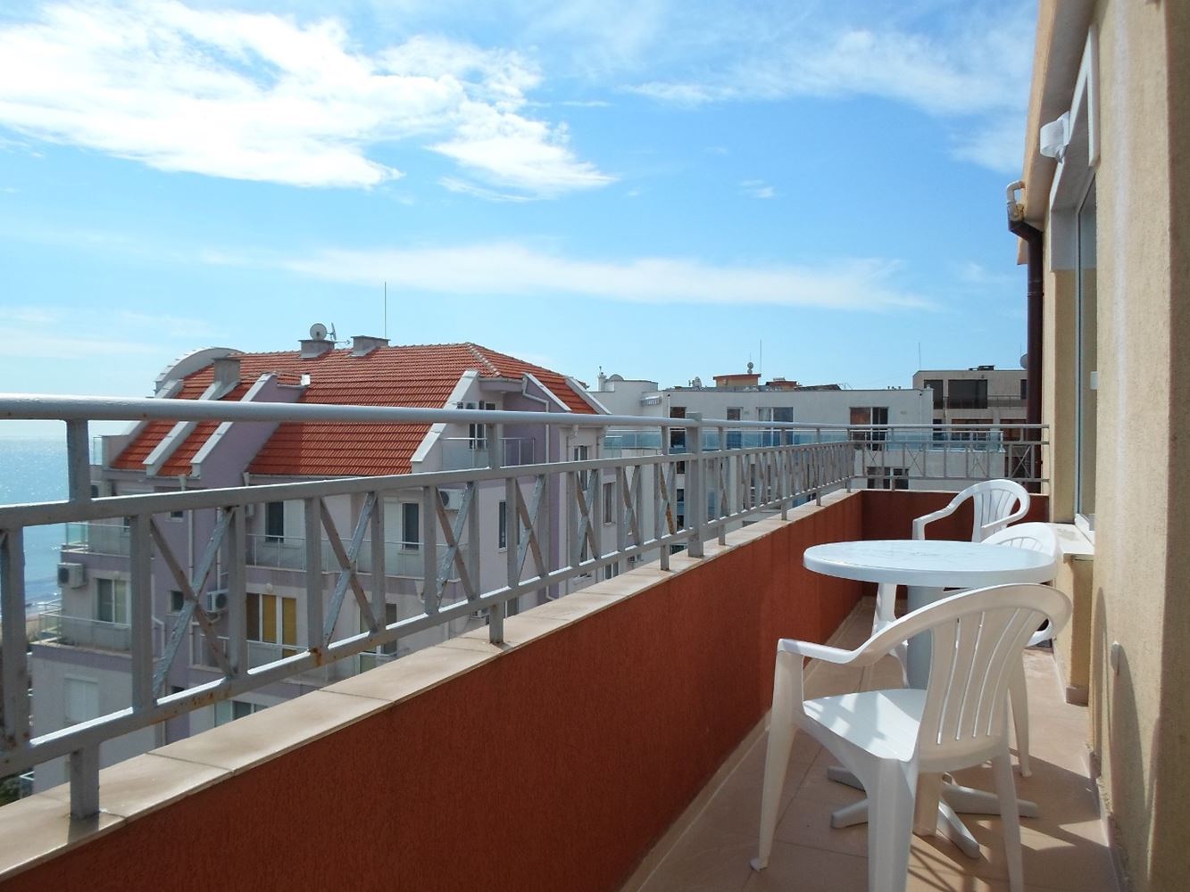 Prostorný apartmán se dvěma ložnicemi v Pomorie s panoramatickým výhledem na moře – ideální domov u pobřeží