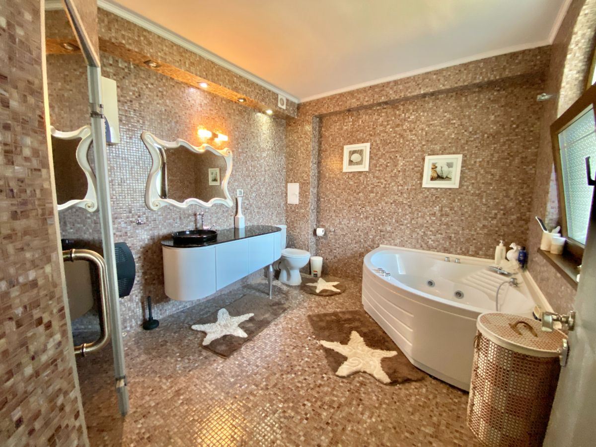 Unikátní mezonetový apartmán v prémiovém komplexu ve městě Nesebar