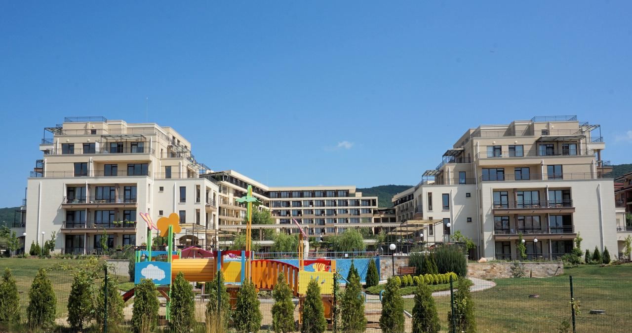 Apartmán s jednou ložnicí v moderním komplexu ve Sveti Vlas – útulná nemovitost připravená k nastěhování