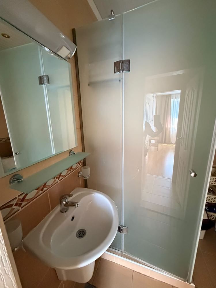 Útulný apartmán se dvěma ložnicemi v Nesebaru – komfortní bydlení v moderním rezidenčním komplexu