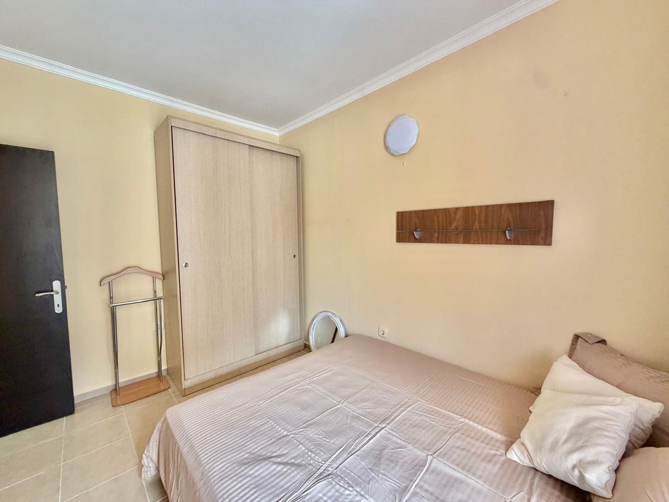 Prostorný apartmán 300 metrů od pláže ve Sveti Vlas – vynikající investice s možností rozdělení na dvě bytové jednotky