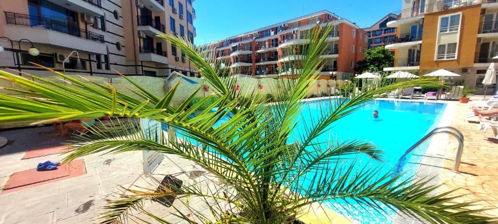 Prostorný byt se dvěma ložnicemi ve Slunečném pobřeží – plně zařízený, výborná lokalita a připravený na výnosnou investici