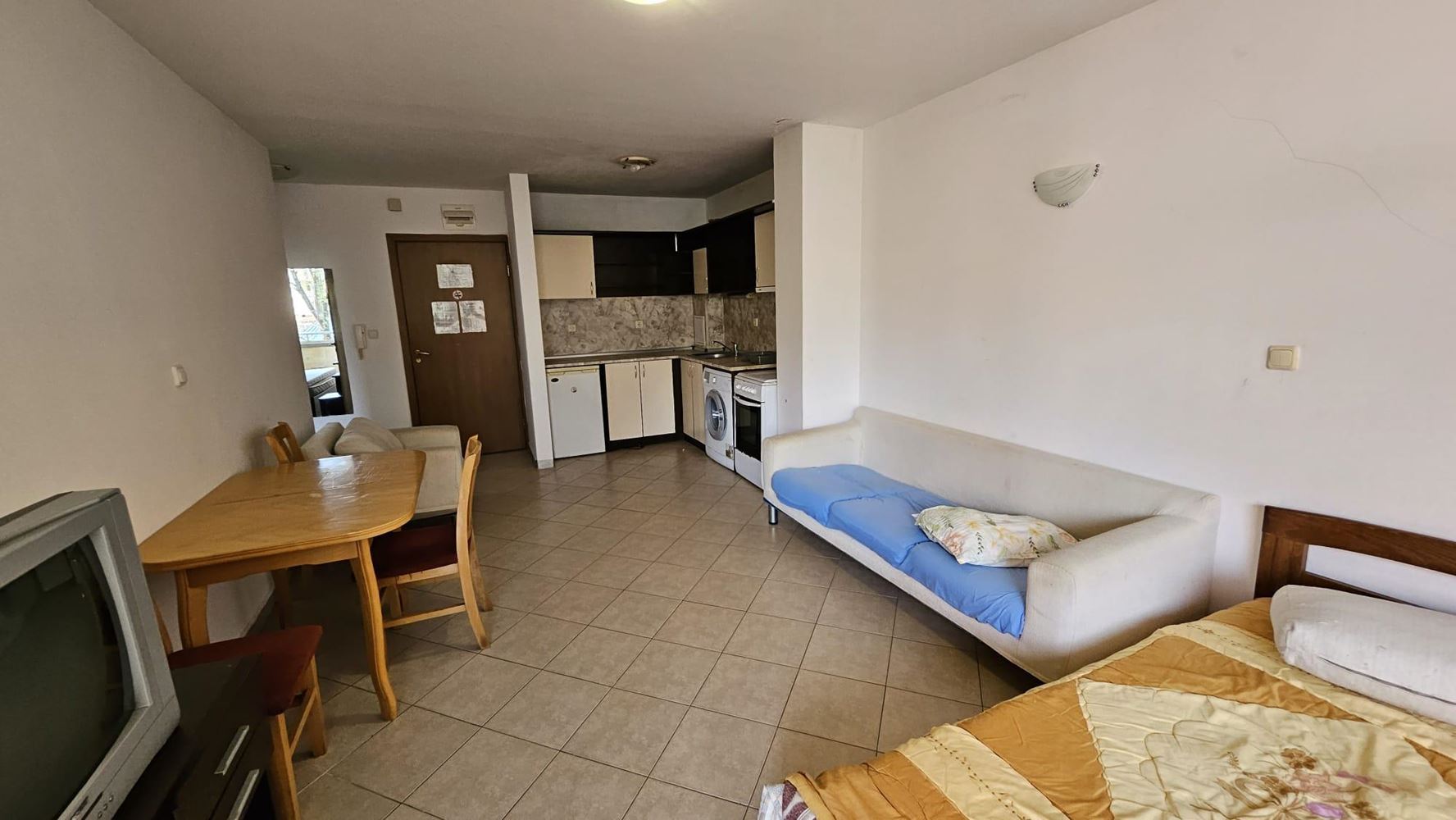 Byt s jednou ložnicí 200 m od pláže ve Slunečném pobřeží – skvělá poloha a investiční potenciál