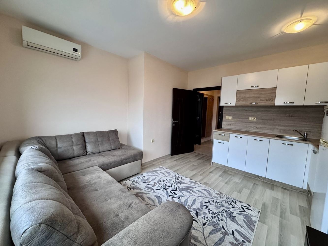 Apartmán s jednou ložnicí a panoramatickým výhledem na moře v Nesebaru – pouze 200 m od pláže, skvělá investice i domov u moře