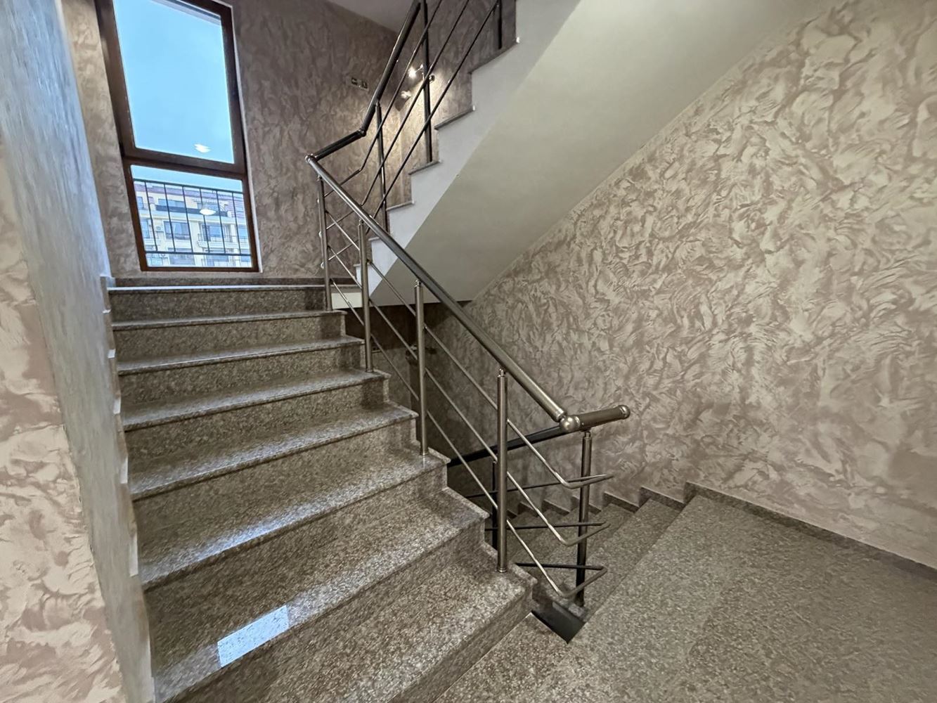 Apartmán s jednou ložnicí v moderním komplexu jen pár kroků od moře v Ravdě – ideální volba pro investici nebo útulný domov