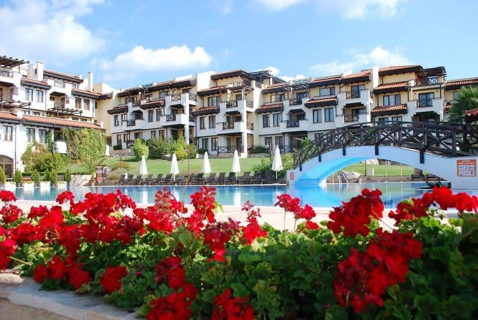 Apartmán se dvěma ložnicemi, panoramatickým výhledem na moře a soukromou pláží v prestižním komplexu v Černomorci