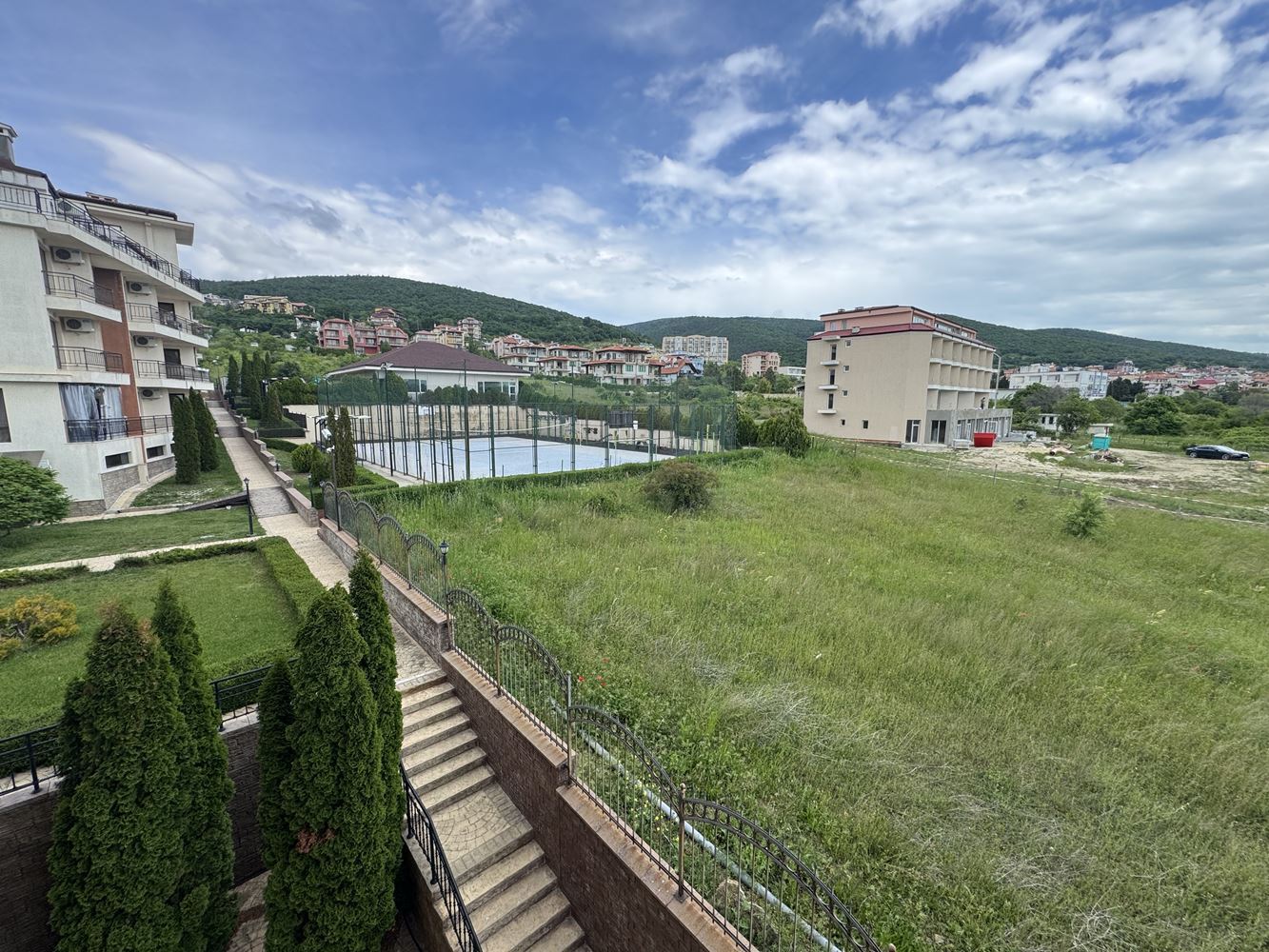 Kompaktní studio s panoramatickým výhledem na hory ve Sveti Vlasu – komfort, příroda a vynikající infrastruktura