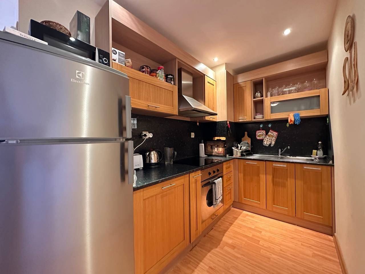 Sveti Vlas – plně zařízený apartmán v první linii s privátní pláží a atmosférou moře