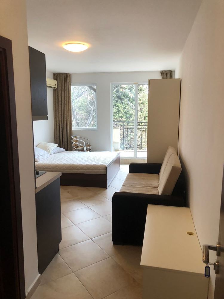 Zařízené studio v Ravadě jen pár kroků od Jižní pláže – bez poplatku za údržbu!