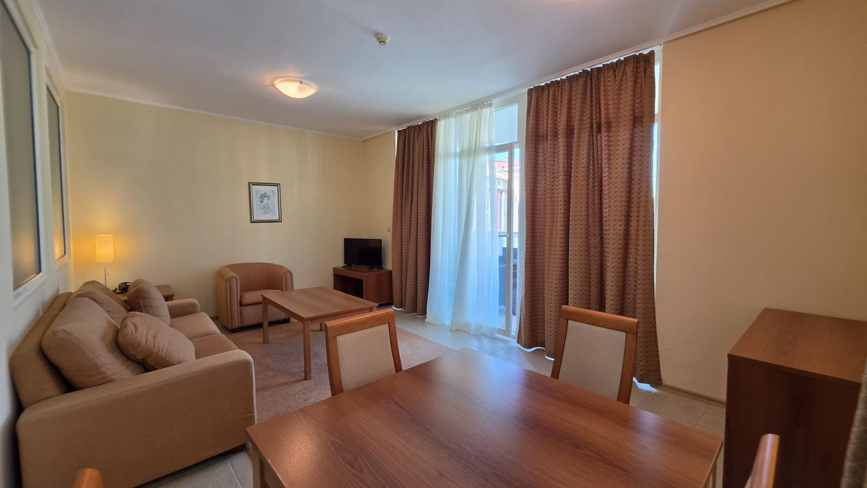 Prostorný apartmán s jednou ložnicí v první linii u moře v Pomorie
