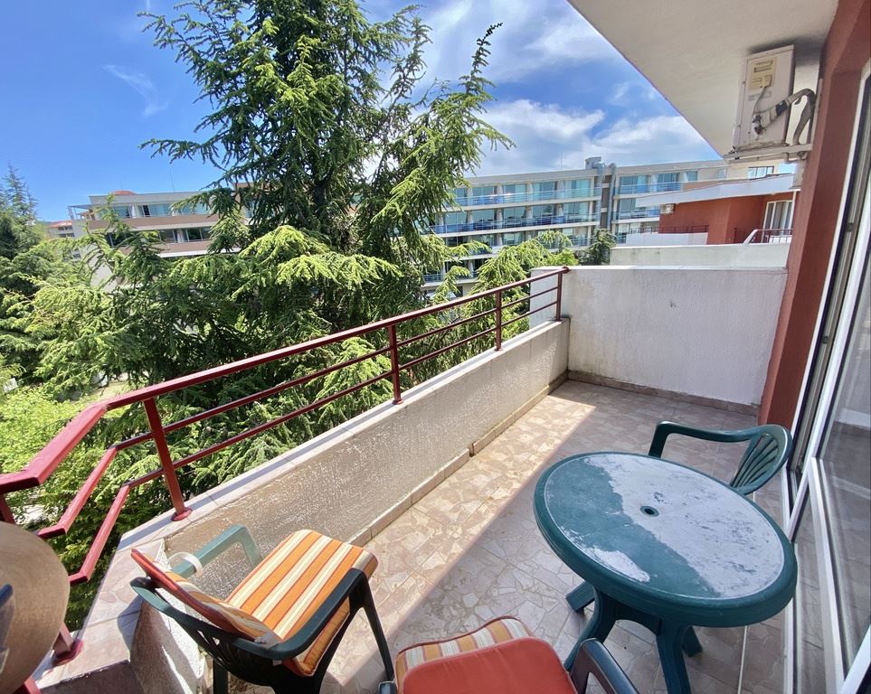 Studio na první linii v komplexu v Elenite – moře, hory a dovolenkový komfort v jednom