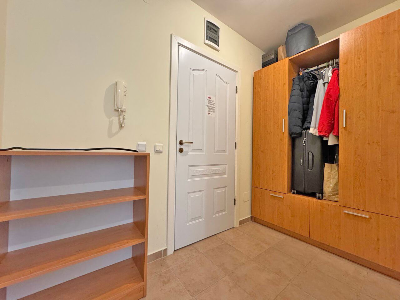 Prostorný byt s jednou ložnicí s výhledem na bazén v Slunečném Břehu