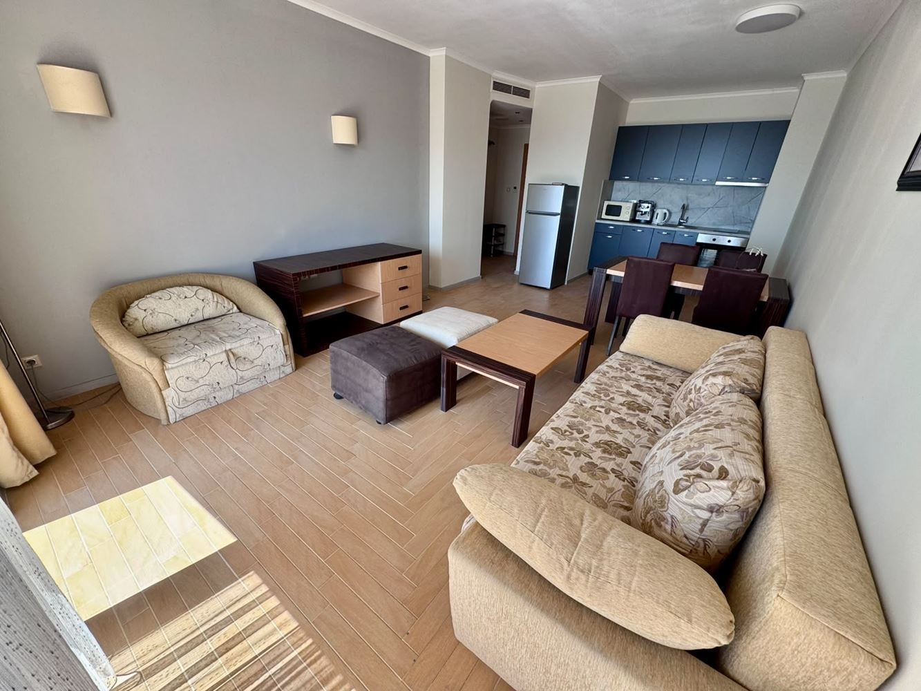 Luxusní apartmán u moře s panoramatickým výhledem v prestižním komplexu na Slunečném pobřeží