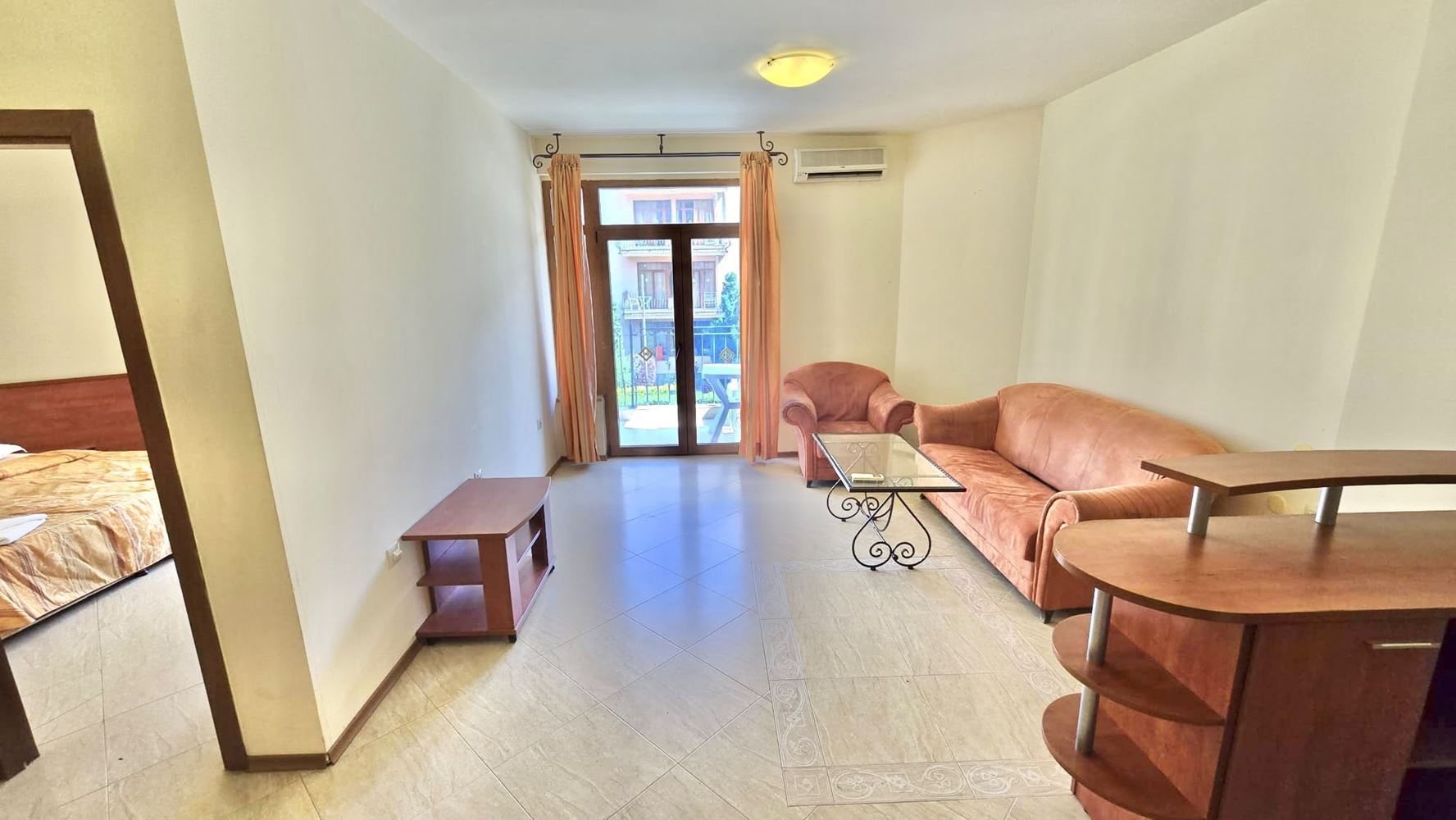 Apartmán s jednou ložnicí v blízkosti Cacao Beach s výhledem na bazén – připravené dokumenty a vynikající investiční potenciál