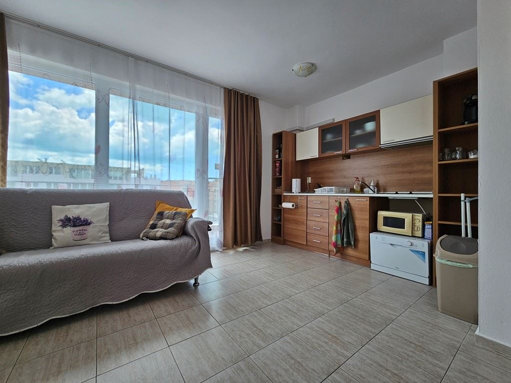 Exkluzivní 2pokojový apartmán s panoramatickým výhledem na bazén ve Slunečném pobřeží