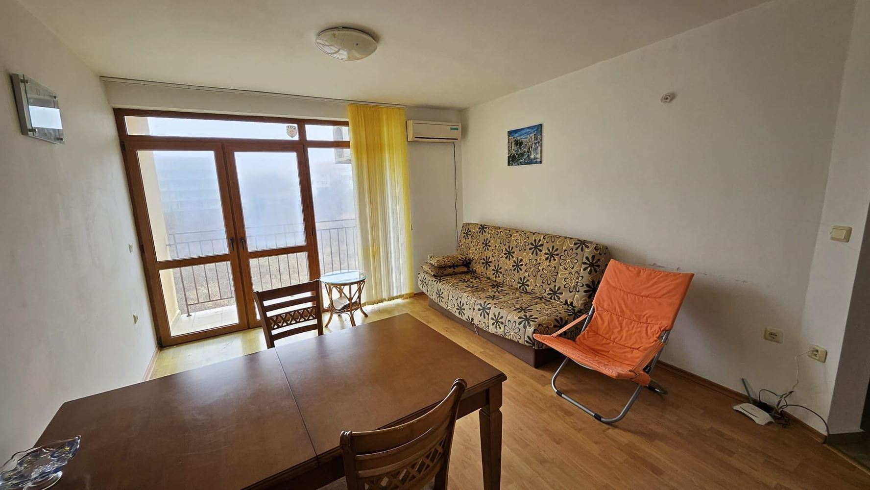 Třípokojový apartmán s výhledem na moře 50 metrů od pláže v Byale – bez poplatku za údržbu