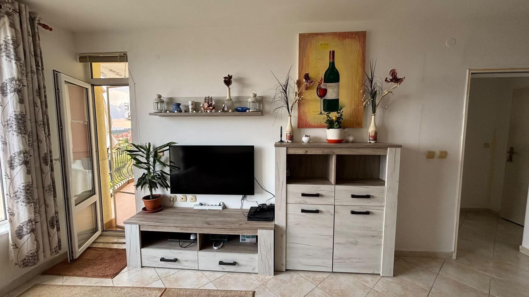 Apartmán s jednou ložnicí s výhledem na moře ve Sveti Vlas – bez poplatku za údržbu, s parkováním, připravený k nastěhování