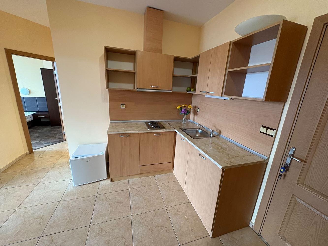 Apartmán se dvěma ložnicemi ve Slunečném pobřeží – prostornost, vybavení a zábava v rekreačním komplexu