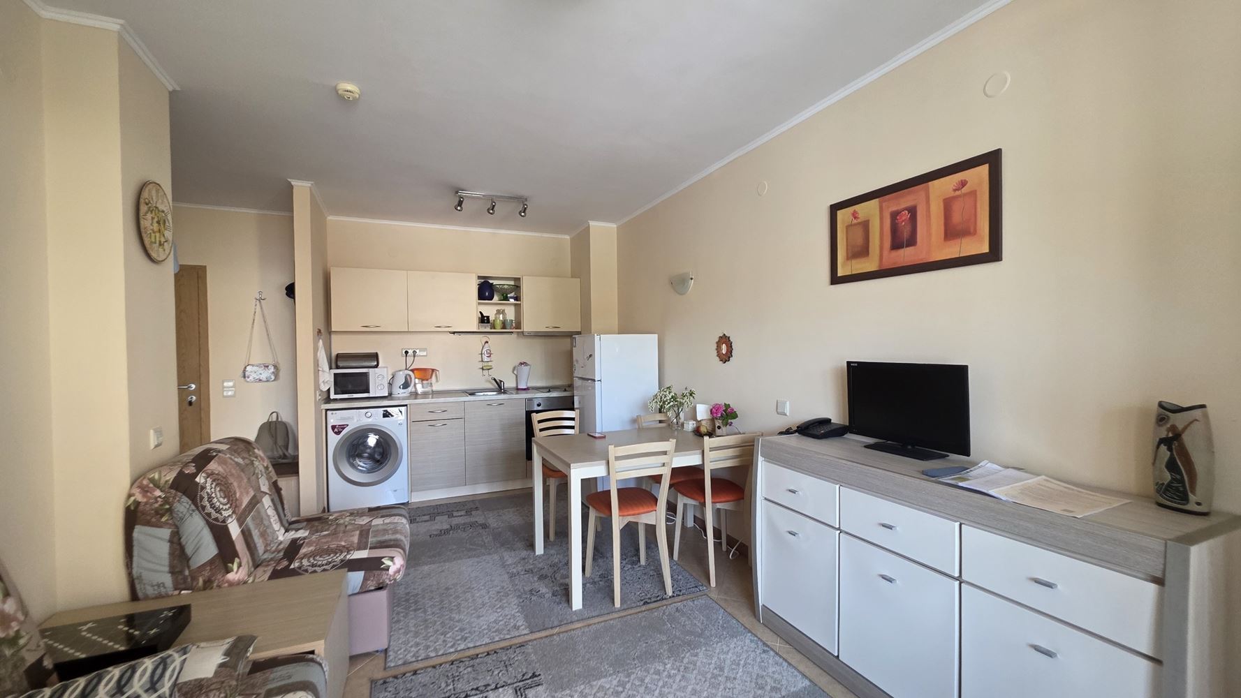 Luxus, komfort a skvělá investice – apartmán s jednou ložnicí a výhledem na bazén v prestižním komplexu na Slunečném pobřeží