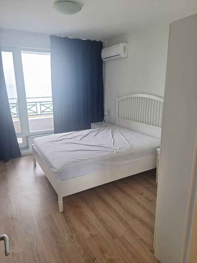 Byt 2+1 v první linii u moře s panoramatickým výhledem a prostornou terasou
